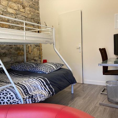 La Chambre Du Tonneau Montigny-sur-l'Ain 外观 照片