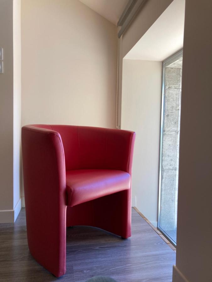 La Chambre Du Tonneau Montigny-sur-l'Ain 外观 照片