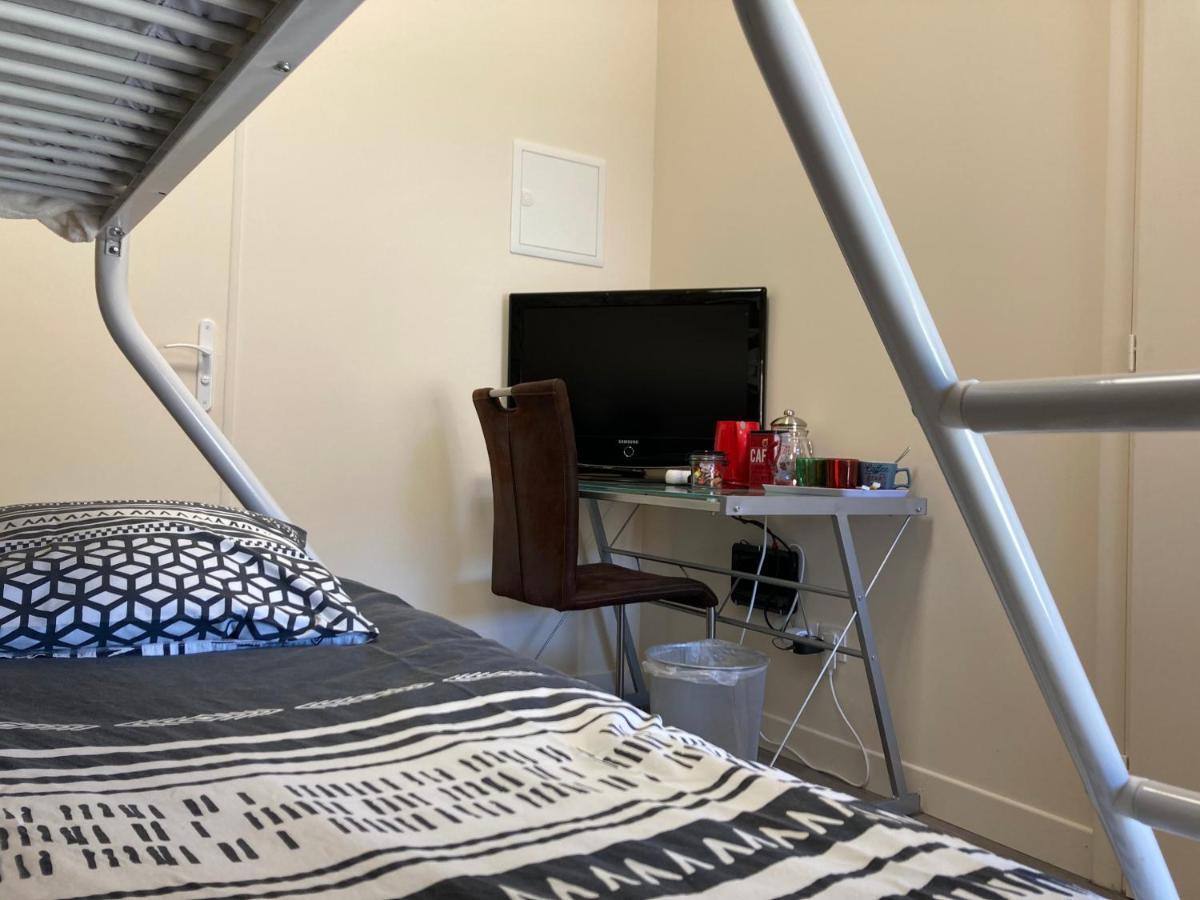 La Chambre Du Tonneau Montigny-sur-l'Ain 外观 照片